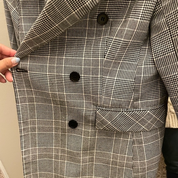 Blazer - Picture 2 of 8